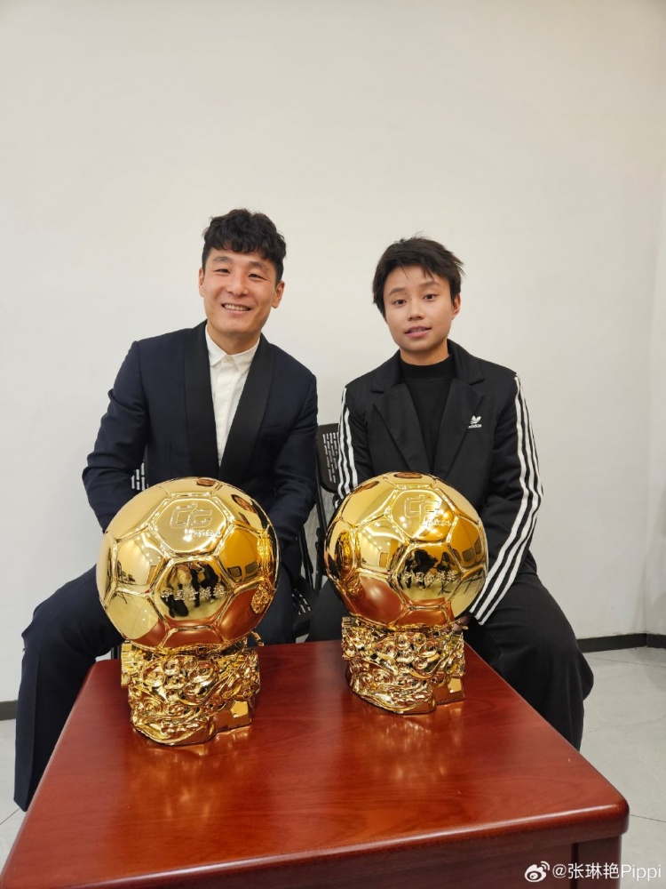  張琳艷社媒曬與武磊合照：感謝、榮幸、幸運，祝磊哥早日康復