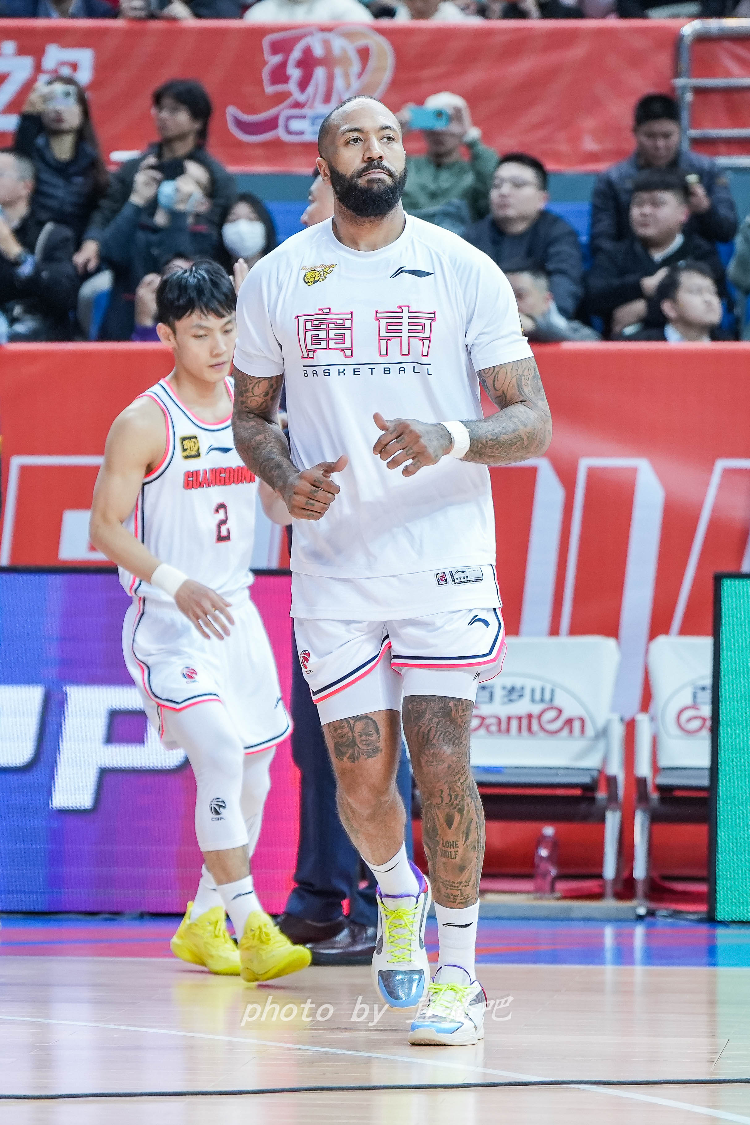  打得不錯！36歲吉倫沃特原本的第三外援卻成廣東男籃的真大腿