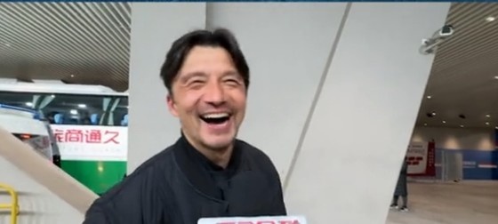  帶孩子和帶球隊(duì)哪個(gè)更累？謝暉笑言：都累，但帶孩子更累