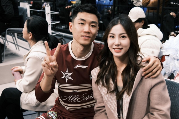  很搭！高詩巖妻子曬多張美照：打卡全明星 吉林下次見