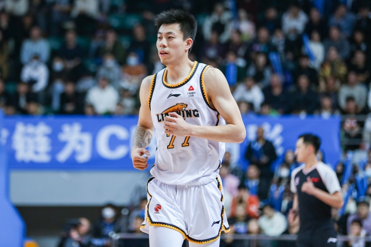  復(fù)出還要找狀態(tài)！張鎮(zhèn)麟半場6中1僅拿2分1板4助1斷