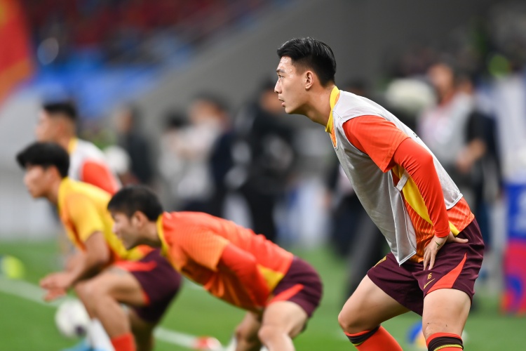 足球報(bào)：張玉寧、蔣圣龍均有不同程度傷病，伊萬(wàn)未讓在熱身賽出場(chǎng)