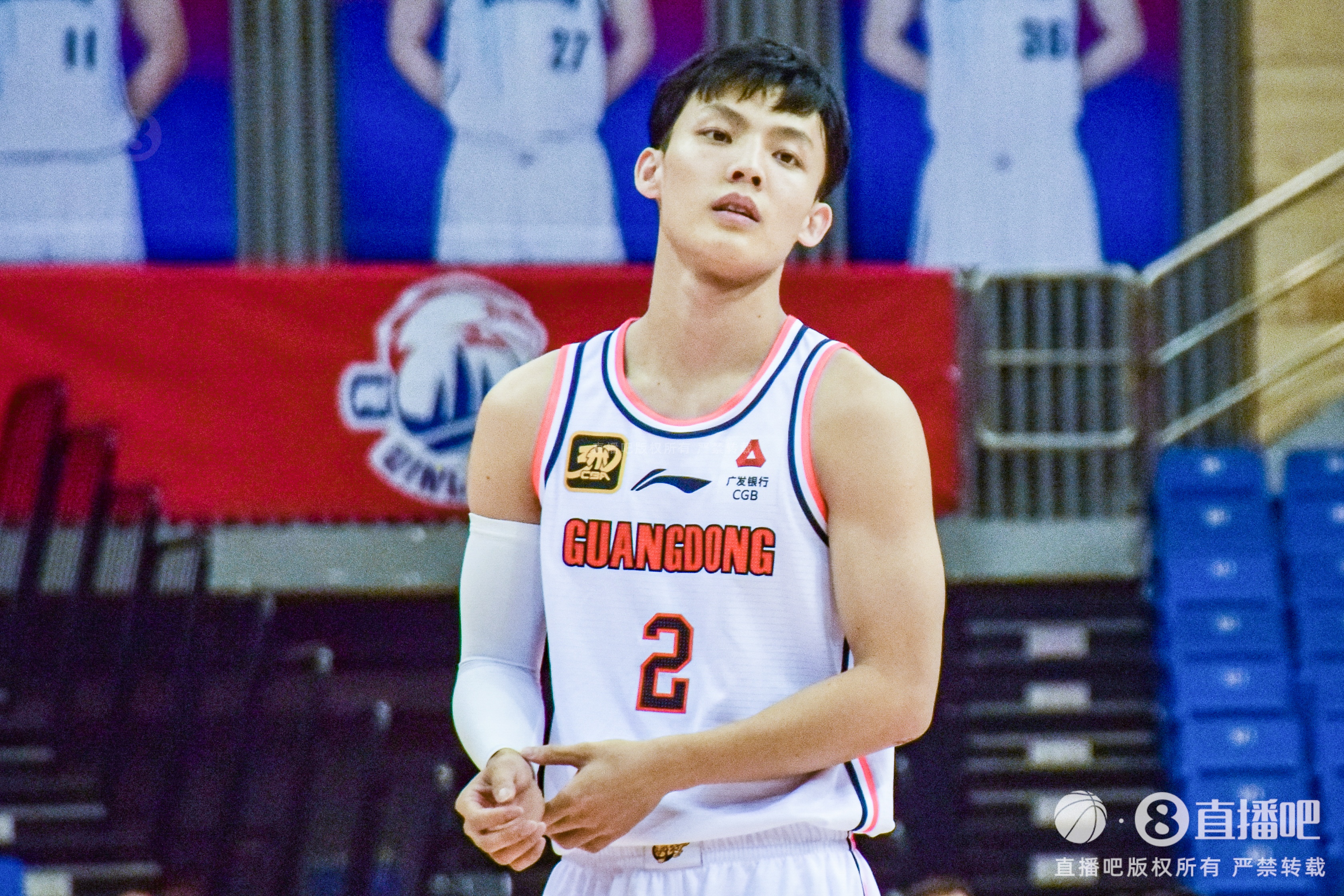  未能救主！徐杰12投7中&三分4中3 得到18分7板2助