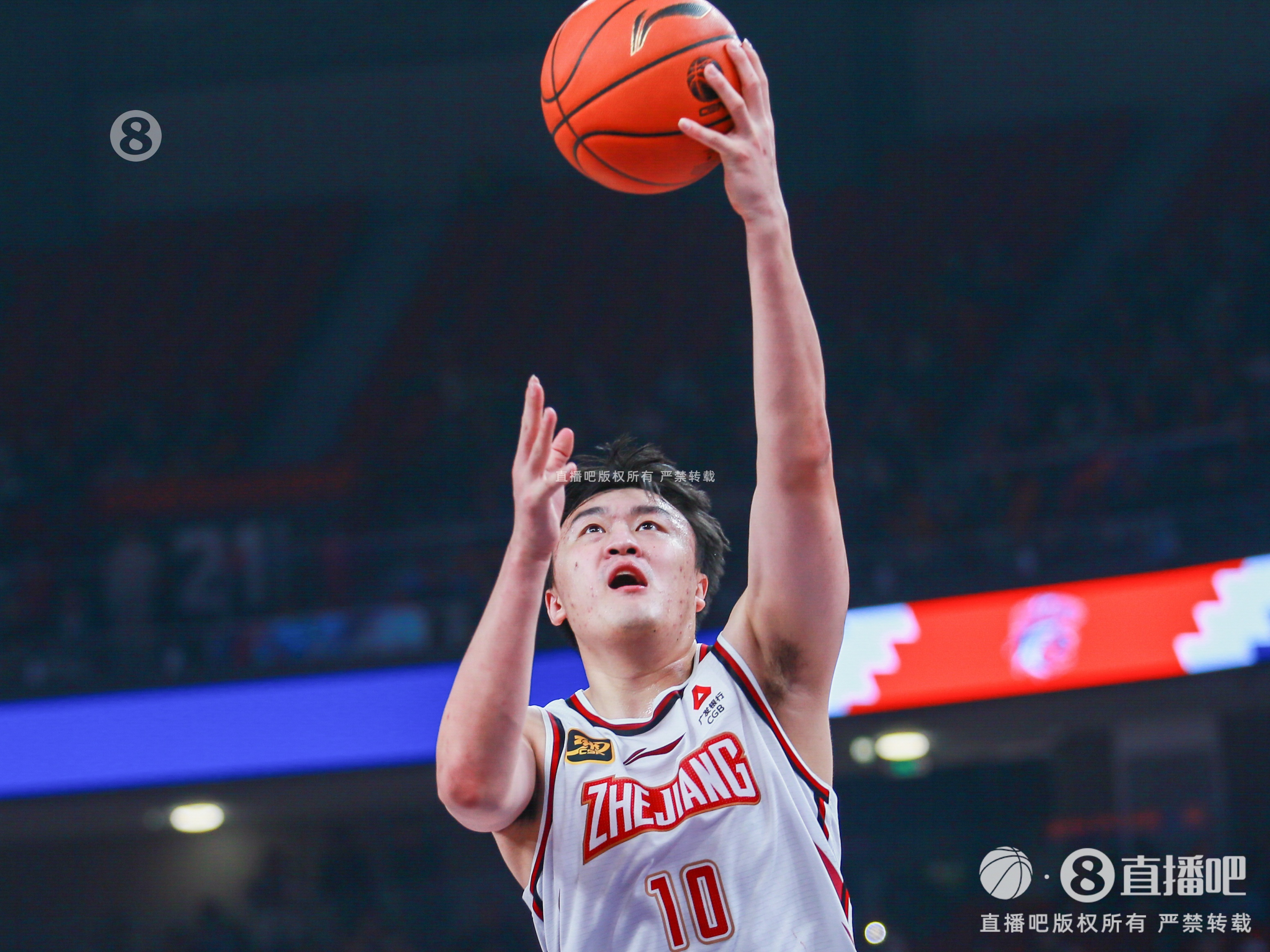  獲勝功臣！劉澤一11中9高效砍下19分13板2斷 拼下3前場(chǎng)籃板
