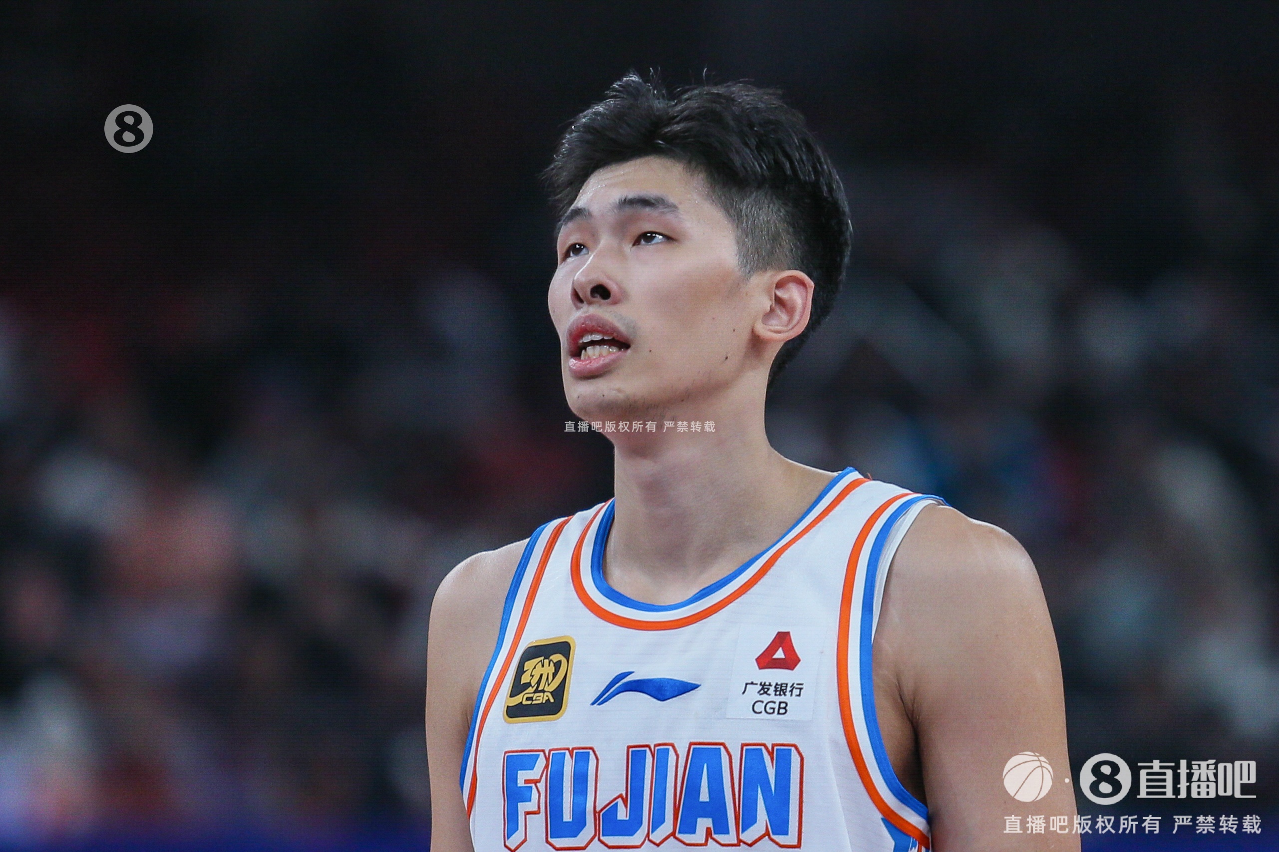  厲害！鄒陽出戰(zhàn)42分鐘 13投6中攬下17分19板3斷3帽