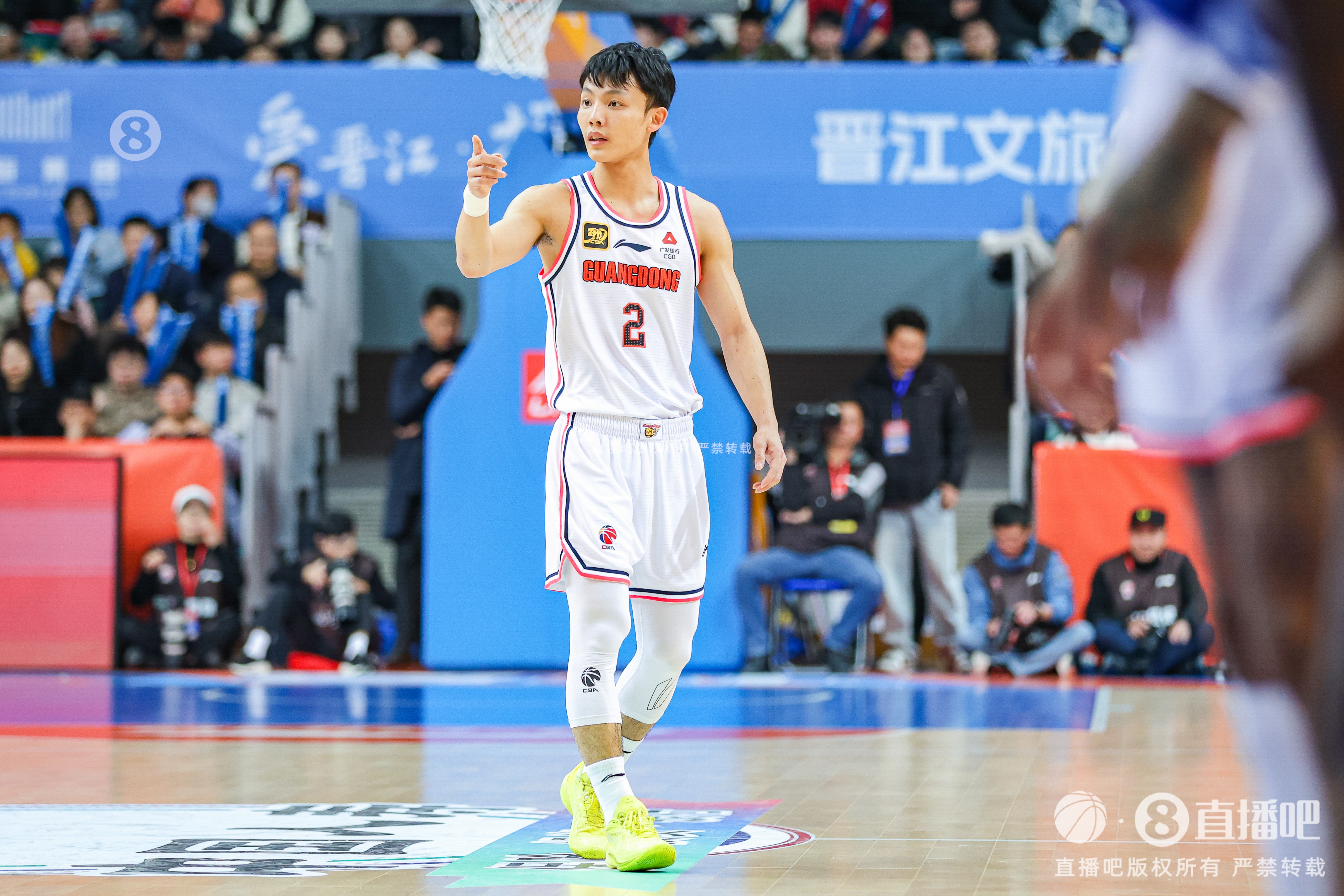  徐杰：身高不是打籃球的唯一標(biāo)準(zhǔn) 努力、勤奮、自律也是天賦
